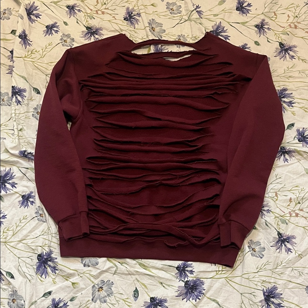 Burgundy Distressed Sweatshirt with Patch - Picture 4 of 5